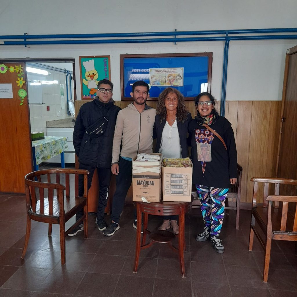 Sigue extendida la mano bellvillense que contiene y abraza