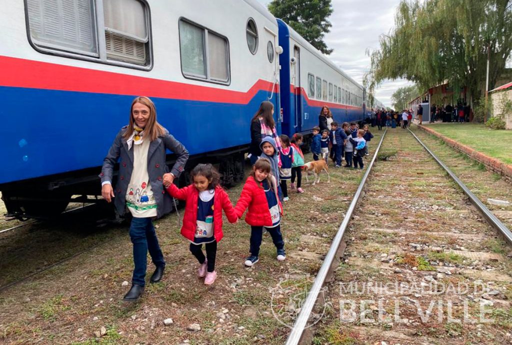 Histórico acontecimiento educativo y cultural se disfruta en la Estación del Ferrocarril