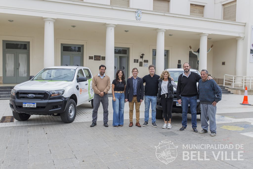 Presentaron dos pickups 0 km. y pronto se mostrarán dos camiones reconstruidos a nuevo