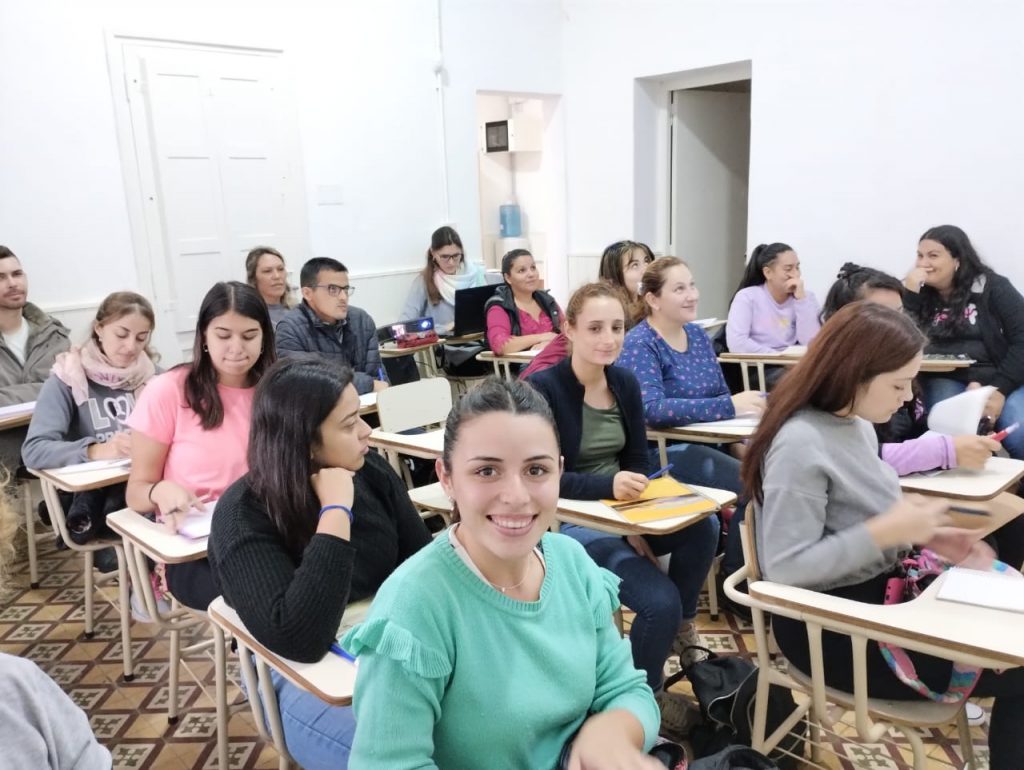 Comenzó la capacitación laboral en Auxiliar de Farmacia Nivel I en la Oficina de Empleo