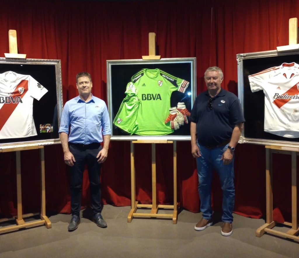 Se gestiona la inserción del invento de la pelota de fútbol en el museo del Club River Plate