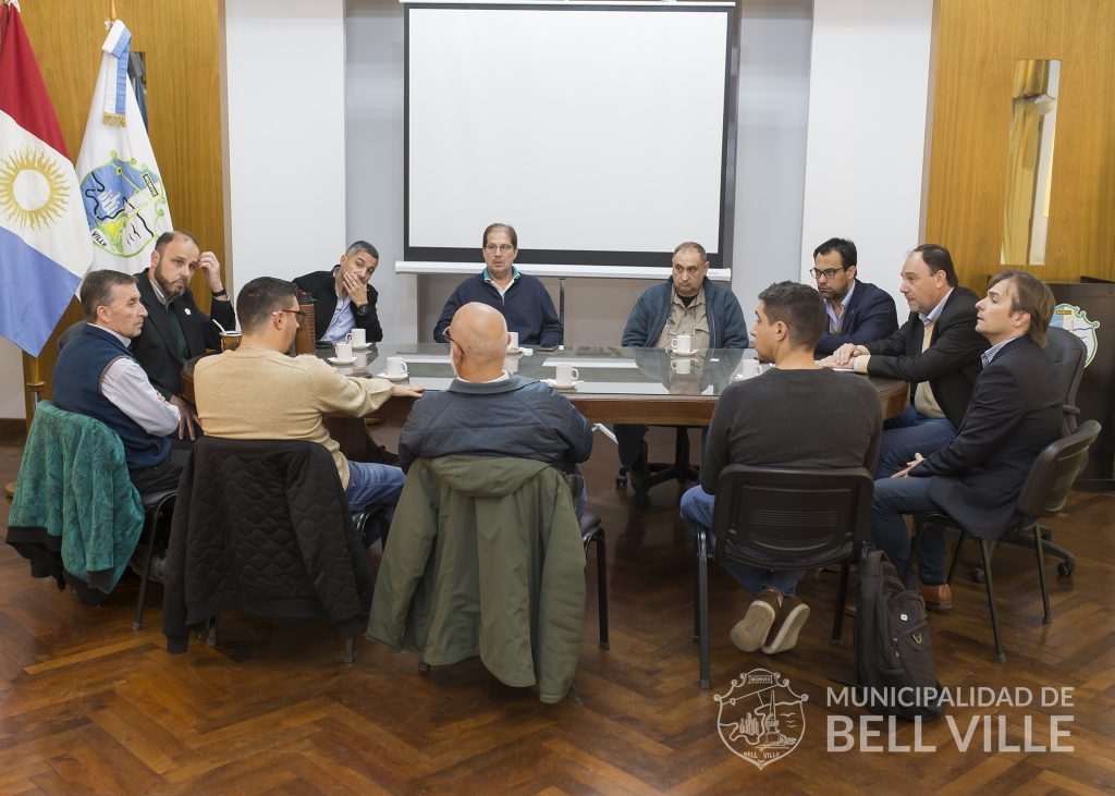 Industriales se interesaron sobre generación de energía renovable y otros temas