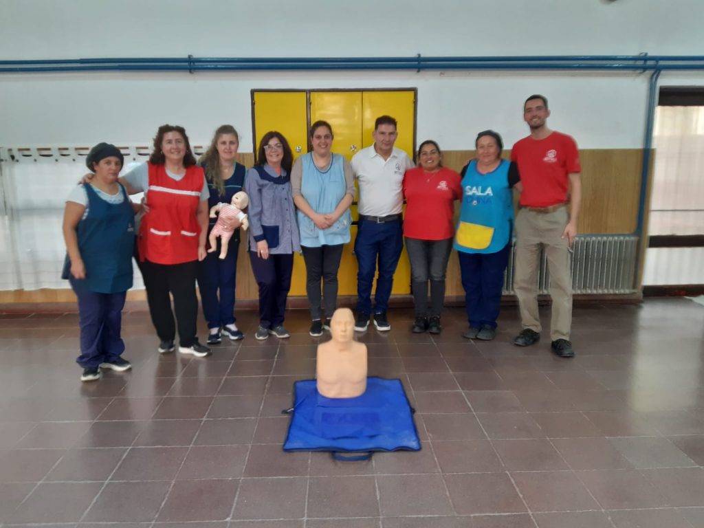 En la Guardería Constancio C. Vigil también se dictó un curso de RCP y primeros auxilios.