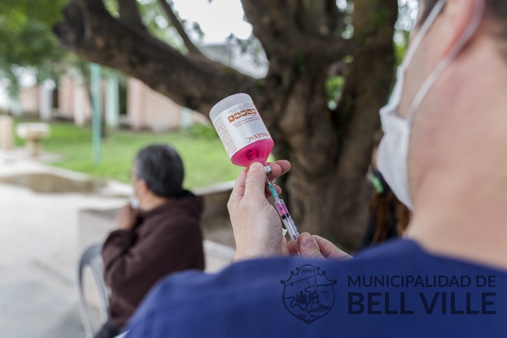 En la primera quincena de junio, se cumplirá la vacuna antirrábica en perros y gatos