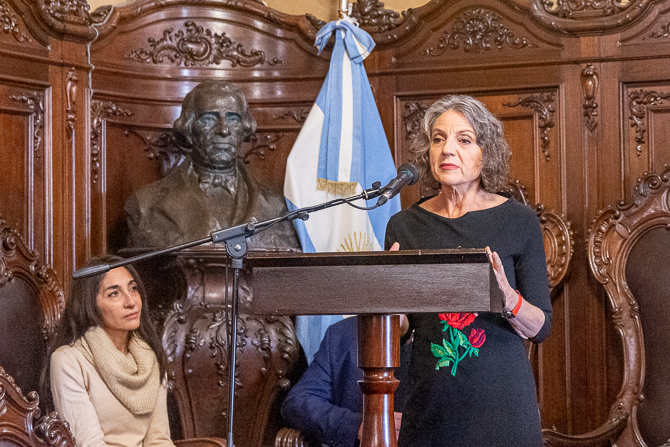 Sandra Díaz recibió el título de Doctor Honoris Causa de la Universidad Nacional de Córdoba