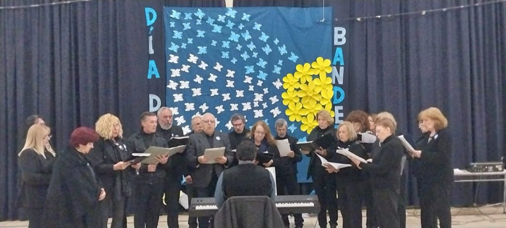 El Coro Armonía se presentó anoche en el Profesorado Mariano Moreno.