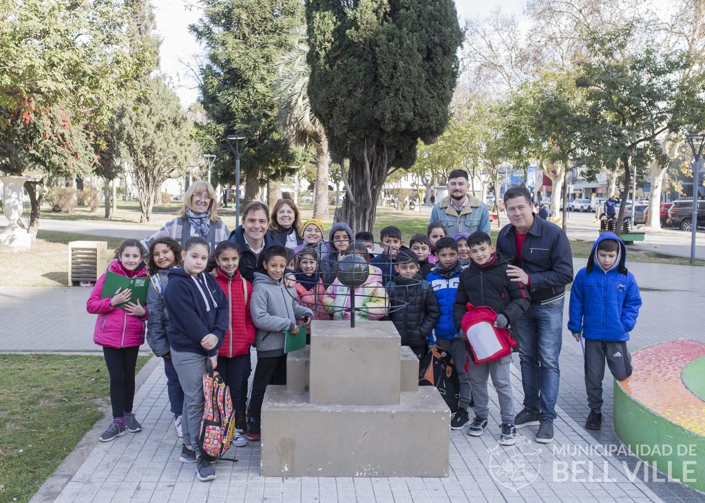 Prosiguen las recorridas guiadas para alumnos por el casco histórico de la ciudad