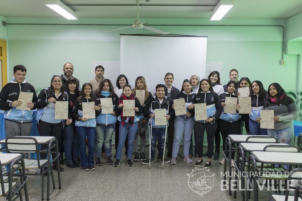 Alumnos del IPET Nº 87 recibieron el carnet de Manipulación Segura de Alimentos