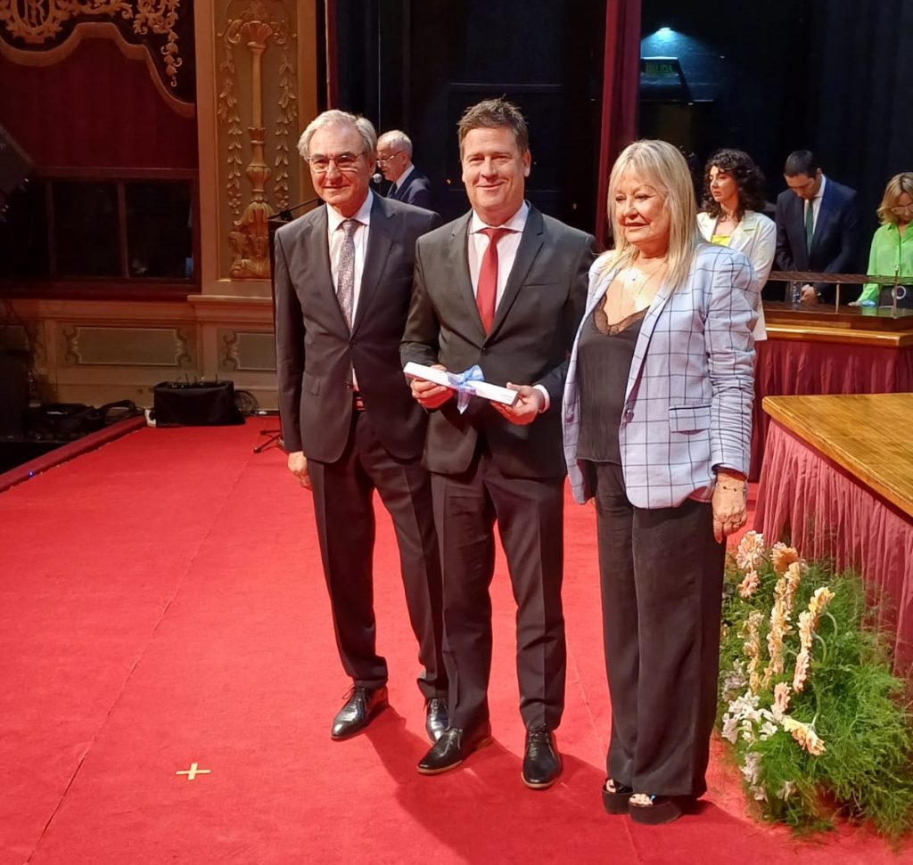 El Dr. Carlos Briner recibió su diploma como legislador provincial a partir del 10 de diciembre