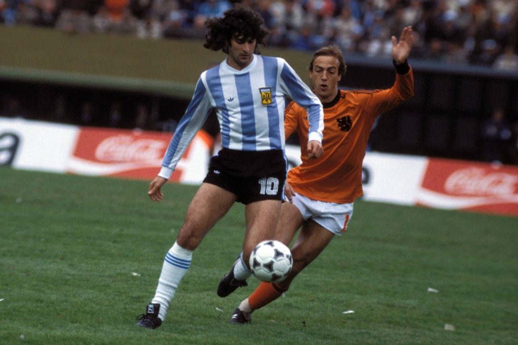 Al llegar al centenario de los Mundiales de Fútbol, se habrán disputado 22 torneos con el invento bellvillense