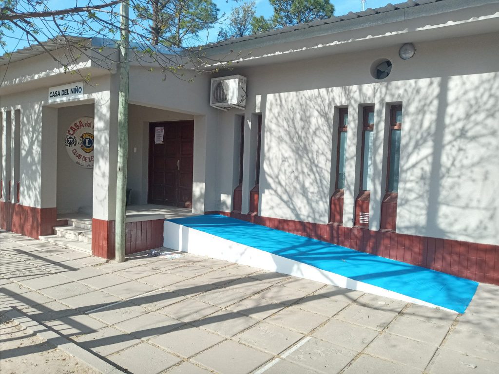 En plaza 25 de Mayo continúan mejorando las rampas de accesos para personas con discapacidad