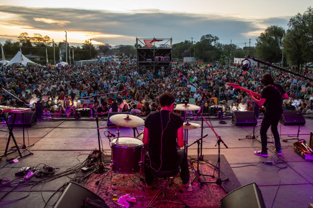 Casi 150 bellvillenses estarán sobre el escenario de la Fiesta Nacional de la Pelota de Fútbol