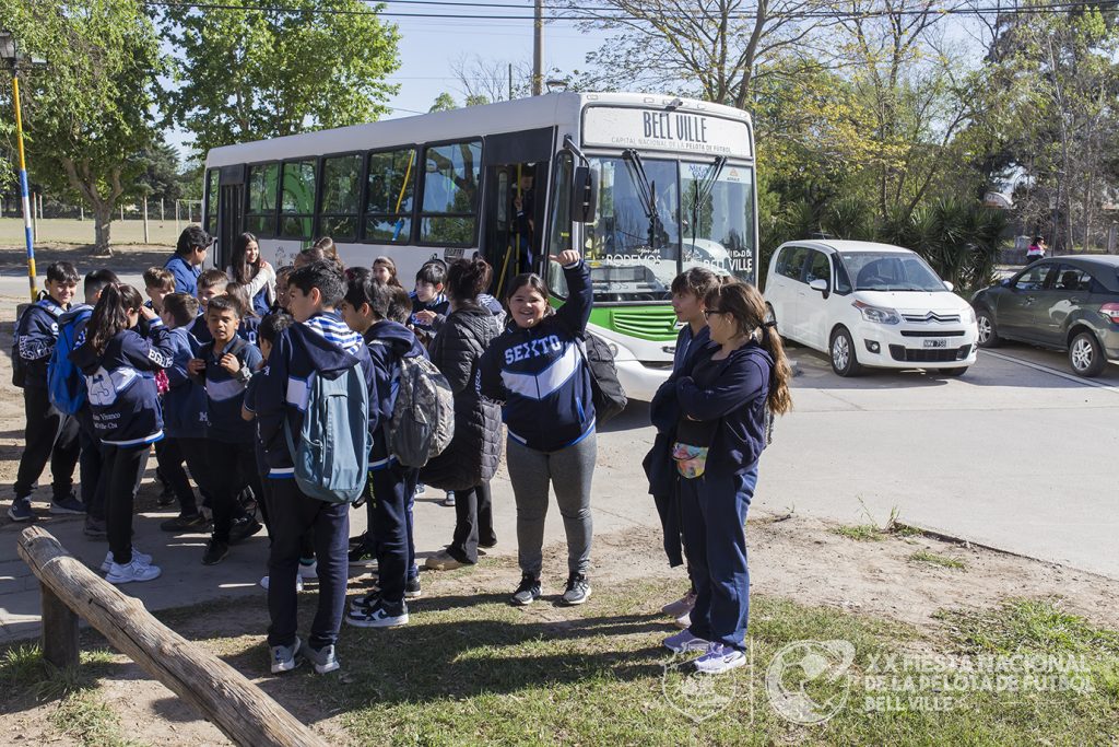 La Municipalidad aportó transporte de alumnos a la ENET por la “Jornada de Puertas Abiertas”