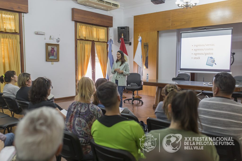 Desde FUNDELO se inició la capacitación a emprendedores sobre evaluación de costos y gastos