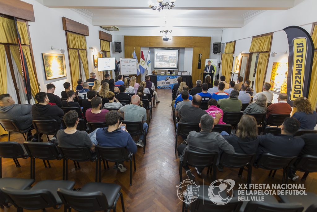 Se lanzó anoche la Fiesta Nacional de la Pelota de Fútbol