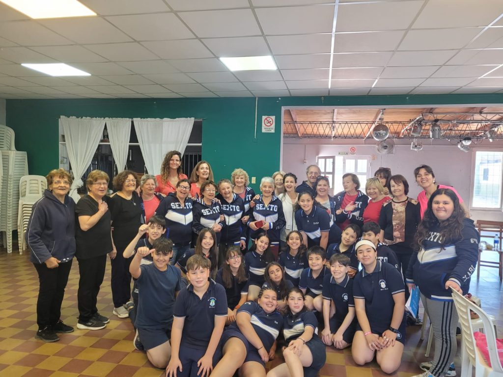 Valioso encuentro entre niños y adultos mayores de Núcleos Barriales Culturales