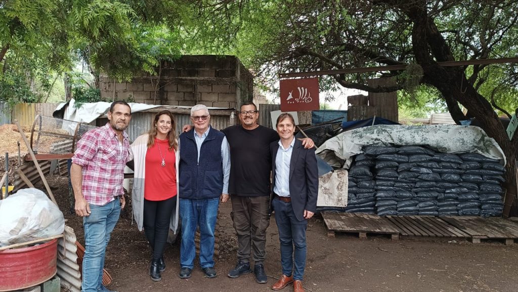 Autoridades de la RAMCC visitaron los dos empleos verdes seleccionados por el municipio local