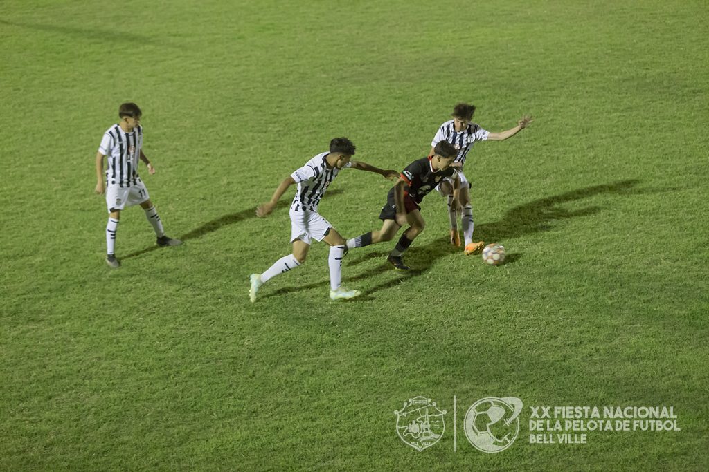Por el torneo Sub 15 de la Fiesta de la Pelota de Fútbol, hoy juega la Liga Bellvillense