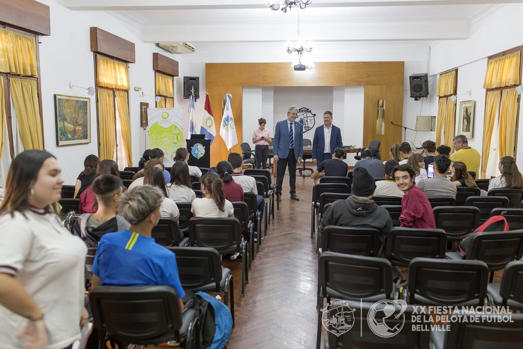 Gran interés de estudiantes para el examen que les permita obtener su primera licencia de conducir