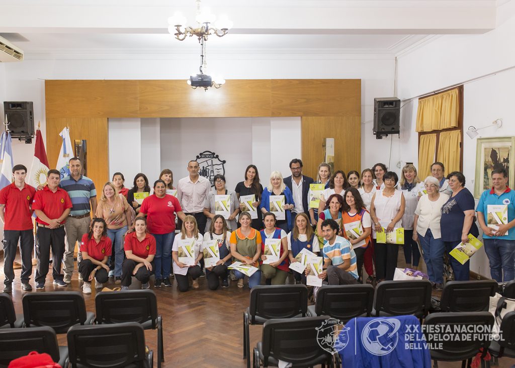 Directivos de escuelas recibieron un manual municipal sobre prevención de siniestros en edificios