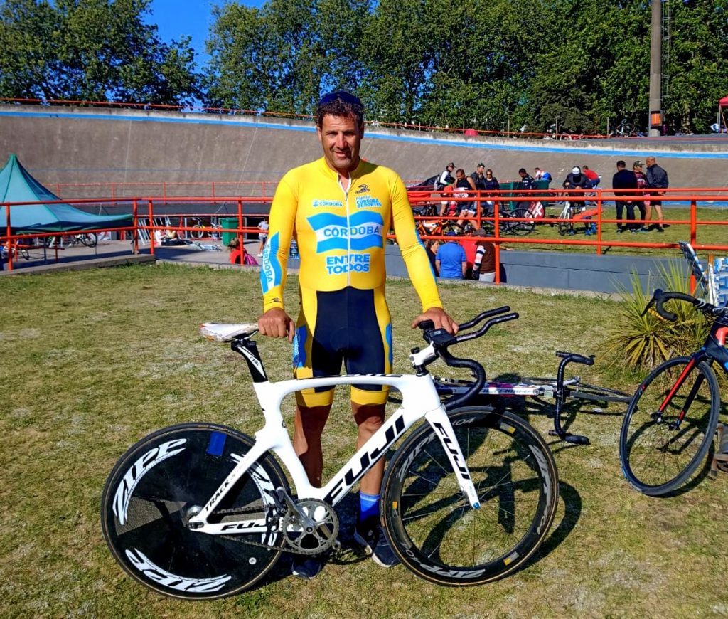 Mariano Vissani se consagró como doble medallista en ciclismo y se apresta para otra gran competencia