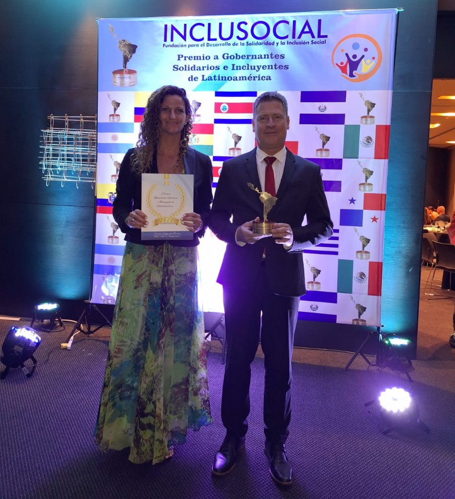 Distinción internacional para el intendente Carlos Briner por gestión solidaria e incluyente