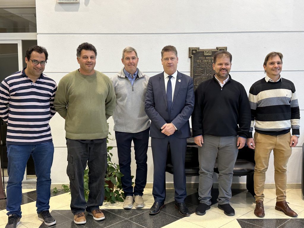 La Banda de Música ensaya para el concierto de gala y la presencia del maestro colombiano Rogelio Arturo Castro García