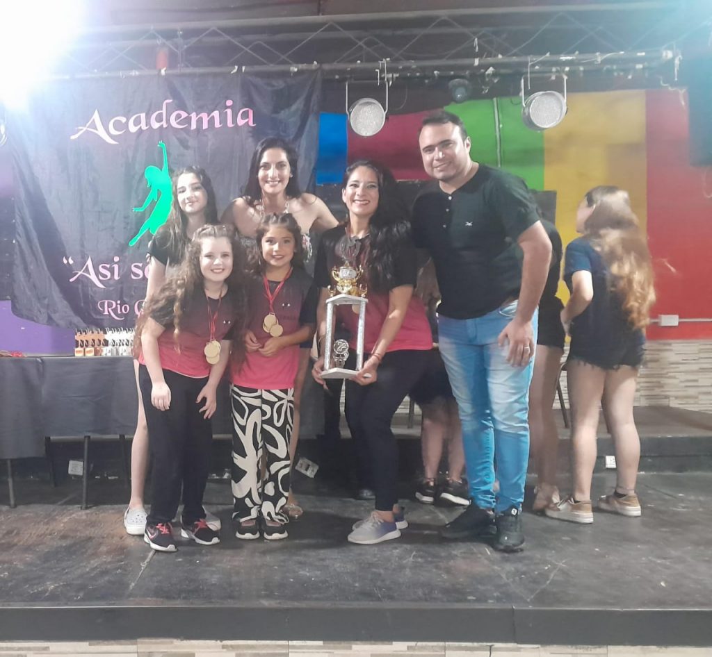 El Taller de Danzas Árabes de Gabriela Galván nuevamente premiado en un certamen