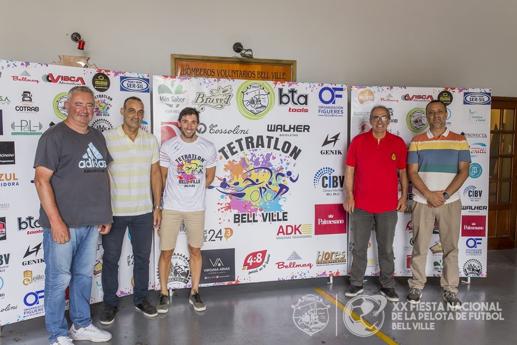 Bomberos recibieron la ganancia que dejó el exitoso Tetratlón del último fin de semana