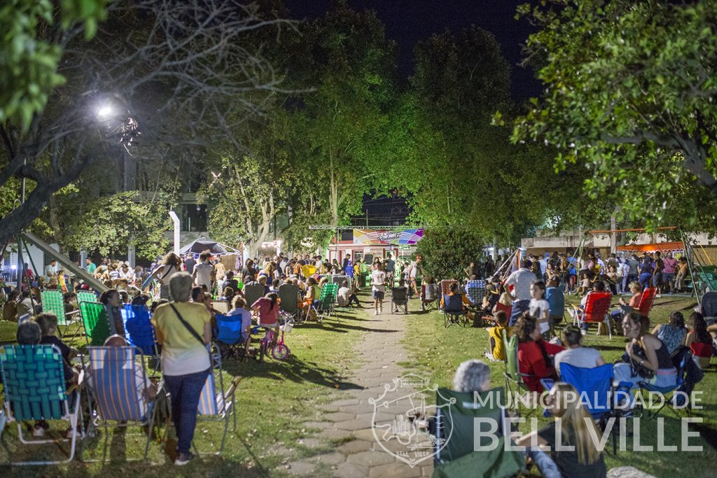 La plaza Haedo recibió con alegría a Cultura Rodante