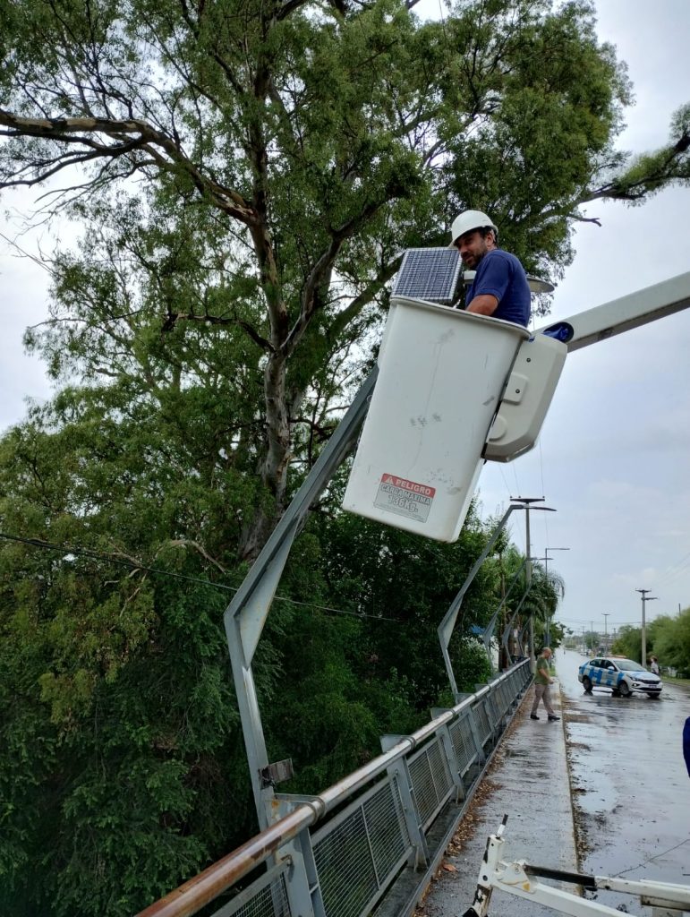 Ante el persistente robo de cables, paneles solares darán energía al Sensor Hidro-Meteorológico local