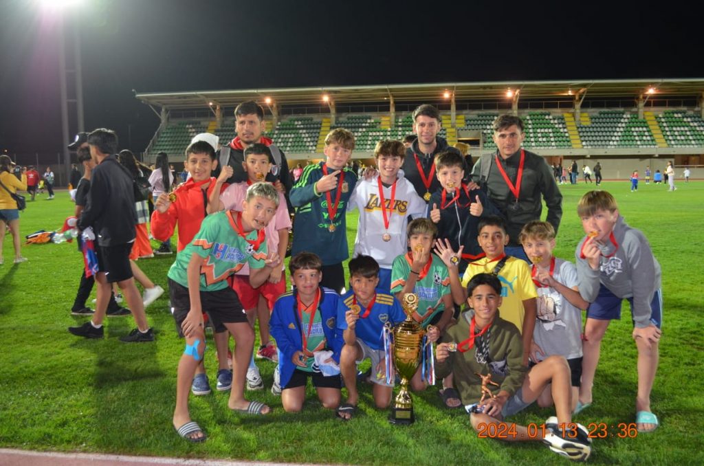 En un torneo de fútbol infantil disputado en Chile, bellvillenses obtuvieron valiosos premios