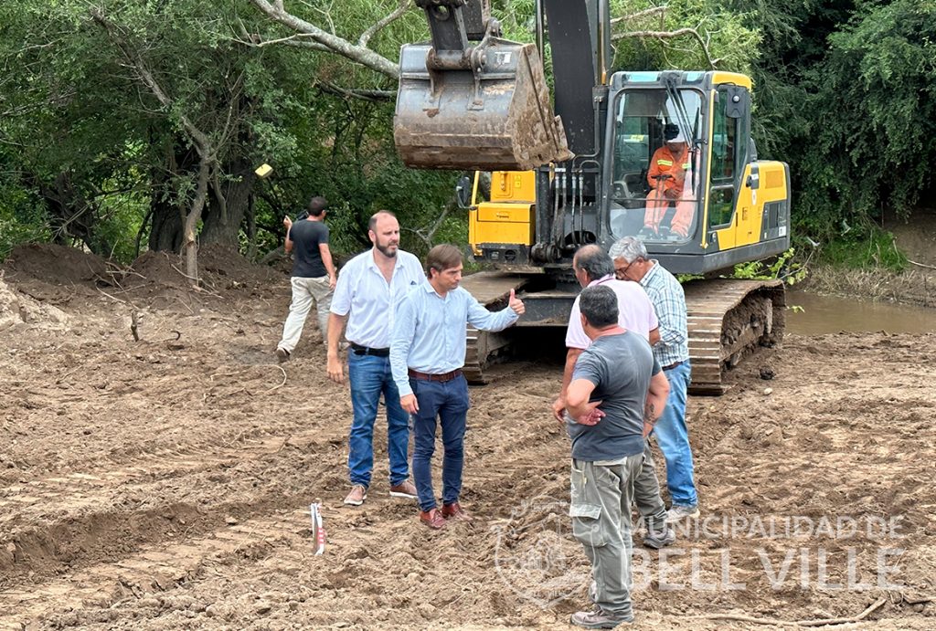 El intendente recorrió la obra de construcción del puente del Este que ejecuta la Provincia