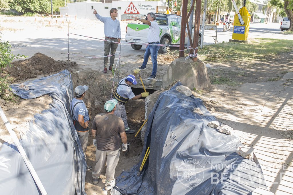 El intendente recorrió el último tramo del nuevo canal de calles San Gerónimo y Ortiz Herrera