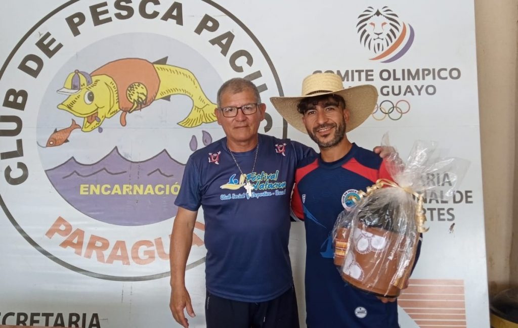 Club paraguayo convocó al bellvillense David Cura como instructor de kayak para competición.