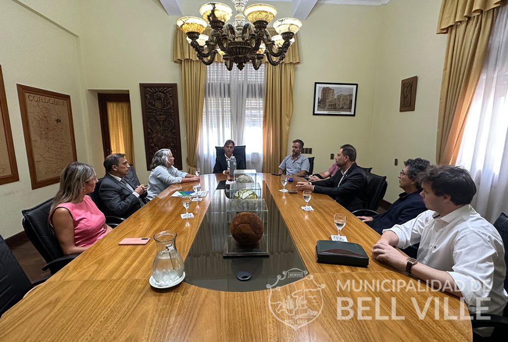 Presentaron al intendente Juan Manuel Moroni el 2º Congreso de Derecho Procesal