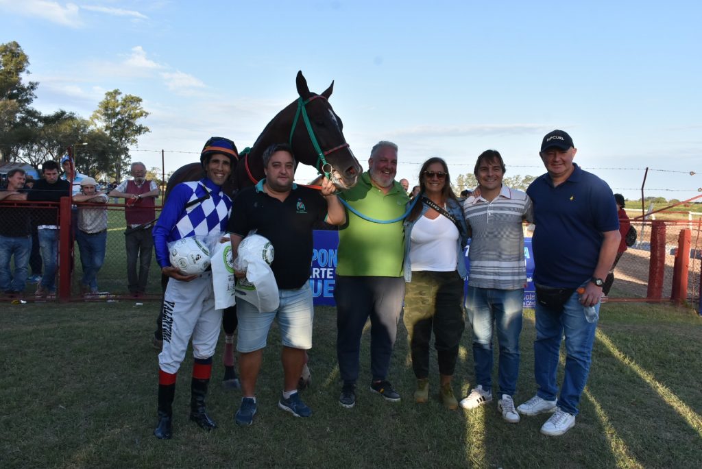 El Hipódromo local fue motivo de un variado programa del turf.