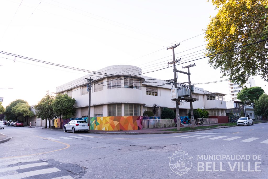 Un nuevo mural embellece el Centro Educativo Cultural Municipal