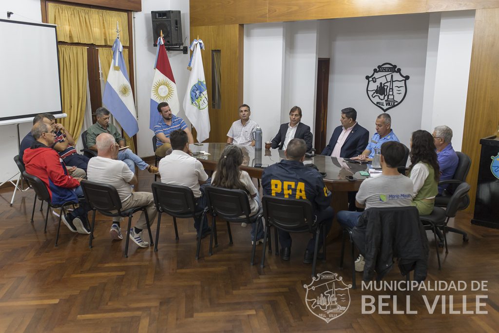 Reunión de Defensa Civil con el fin de coordinar acciones