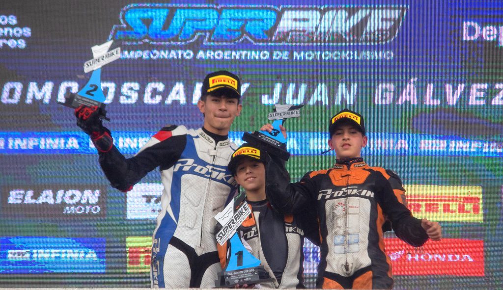 Auspicioso debut para los motociclistas bellvillenses Tiberi y Mayorga en el torneo argentino