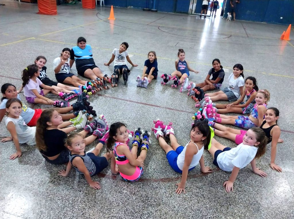 Actividades deportivas gratuitas para todas las edades en el SUM municipal.