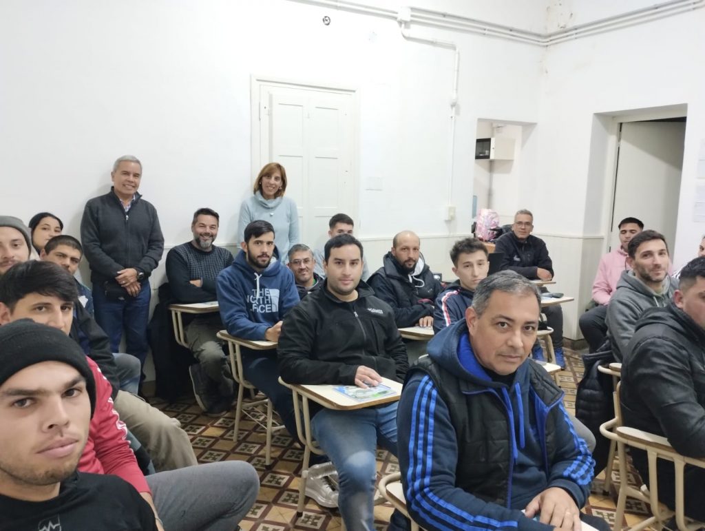 Con cupo lleno comenzó curso de Electricidad cat. III