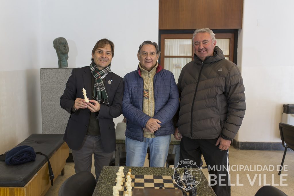 En el hall del Teatro Coliseo se dictarán clases de Ajedrez Social