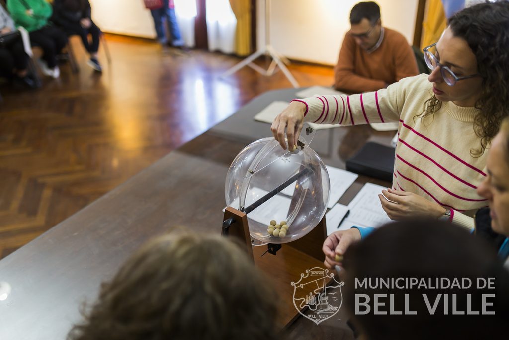 Bellvillenses beneficiados con Becas Estudiantiles Municipales