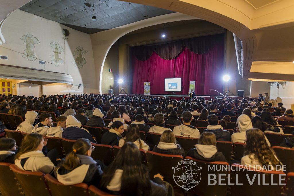 Más jóvenes participan del curso “Mi primera licencia”