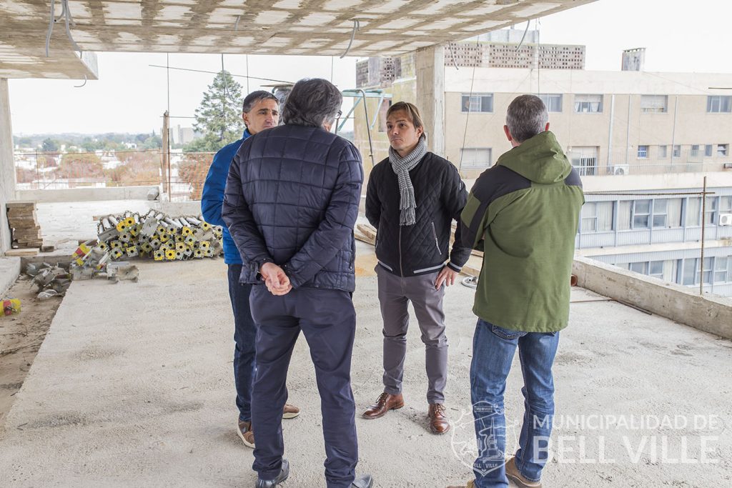 El intendente visitó la obra del edificio de altura en construcción de calle San Martín