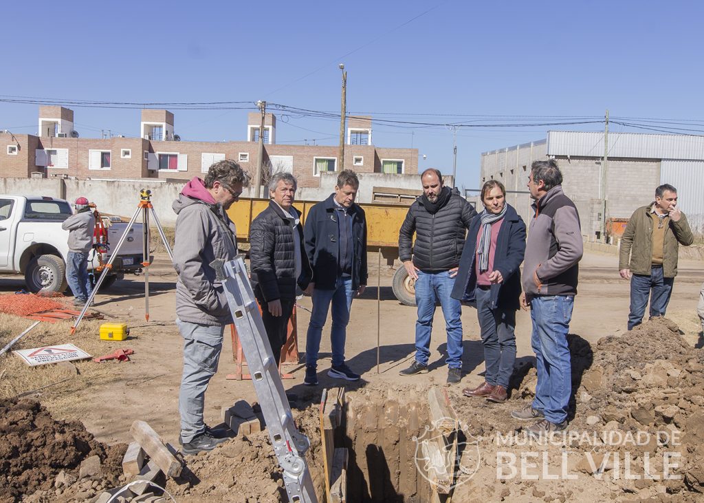 Se puso en marcha la mega obra para llevar la red cloacal a casi 100 cuadras de la ciudad