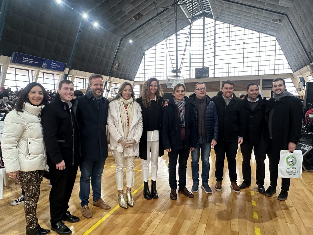 “Veo a los jóvenes muy motivas frente a cada uno de los stands de la Expo Educativa”