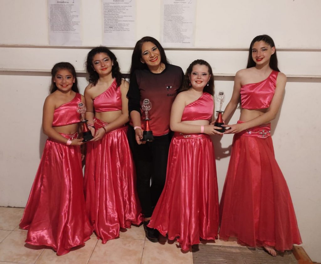 La profesora Gabriela Galván obtuvo la máxima distinción en un encuentro de danzas árabes