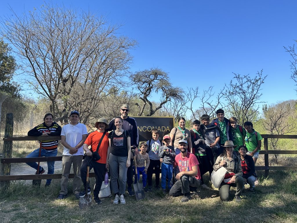 Importante número de voluntarios se sumó al control de especies exóticas en la Reserva Tau